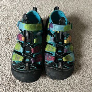 Keens size 2 (Big Kids) Newport